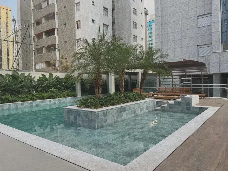 Imóvel para venda possui 60 metros quadrados com 2 quartos em Lourdes - Belo Horizonte - M