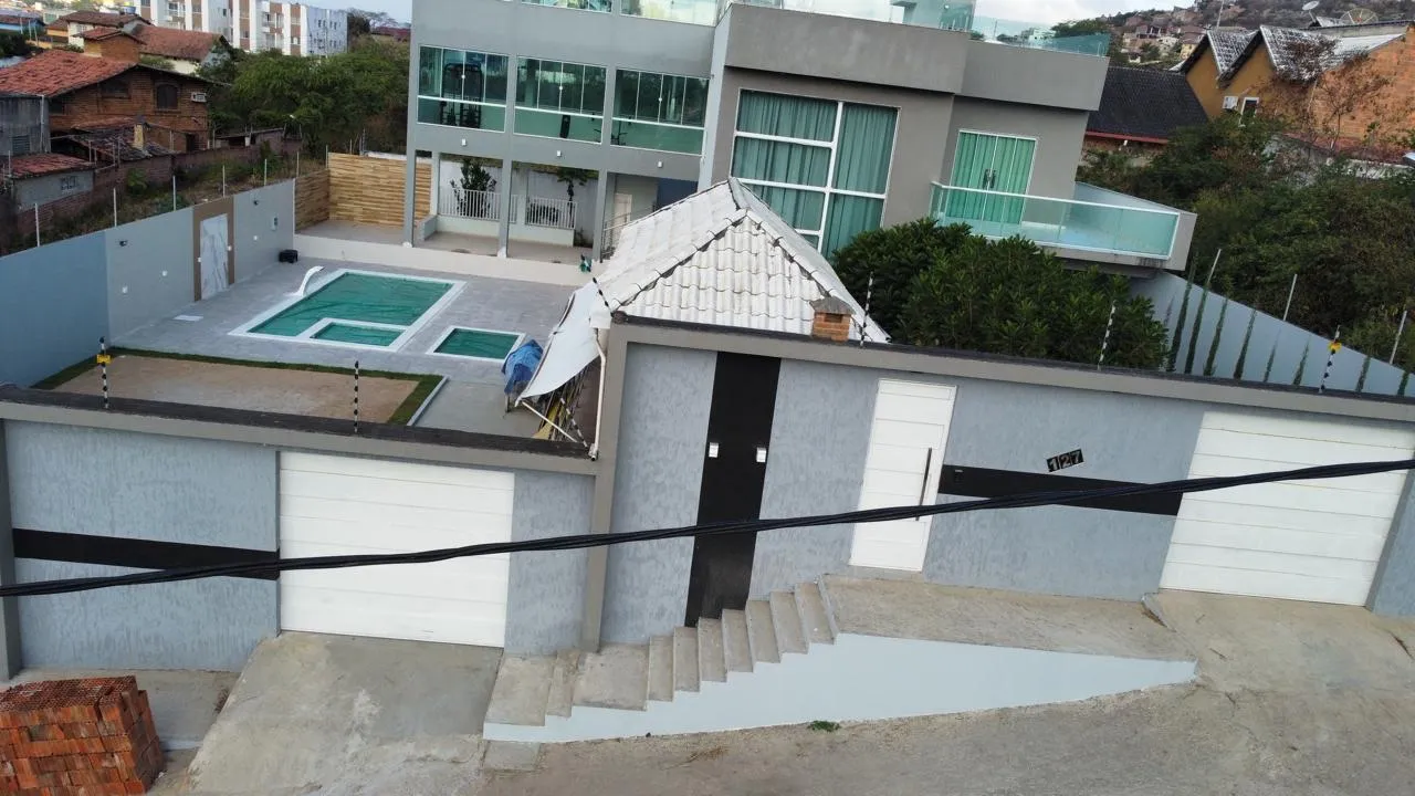 Vende-se casa de alto padrão com 4 suítes em Gravatá-PE