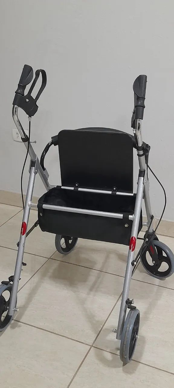 Andador Idoso 4 Rodas de Alumínio Dobrável Dellamed com Assento D12 6248