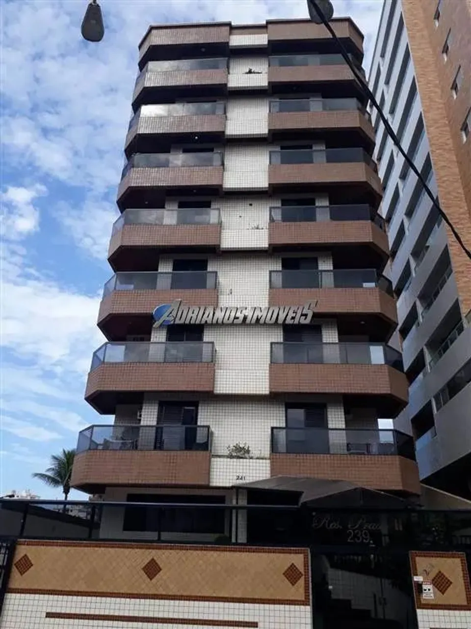 APARTAMENTO 02 QUARTOS, FRENTE RUA, BAIRRO GUILHERMINA, NA IMOBILIARIA EM PRAIA GRANDE.