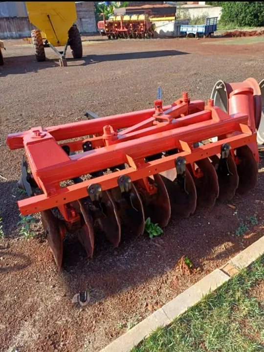 Vende-se GRADES DE ARRASTÃO 18 E 20 DISCOS