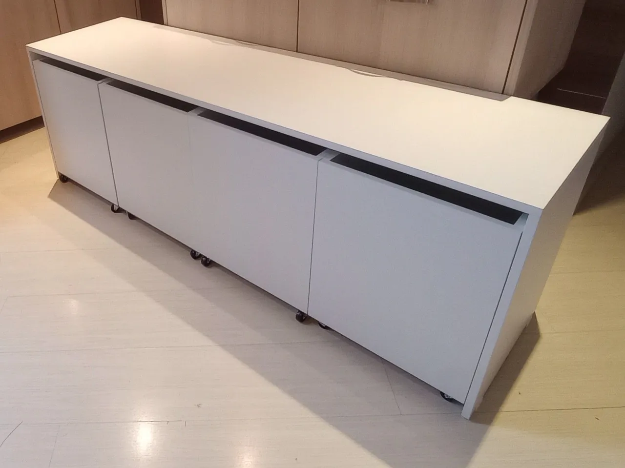 Móvel Organizador Branco com Rodinhas