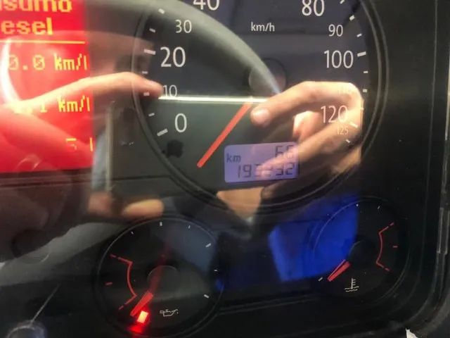 Vw 24250 6x2 caçamba ano 2010 - Foto 9