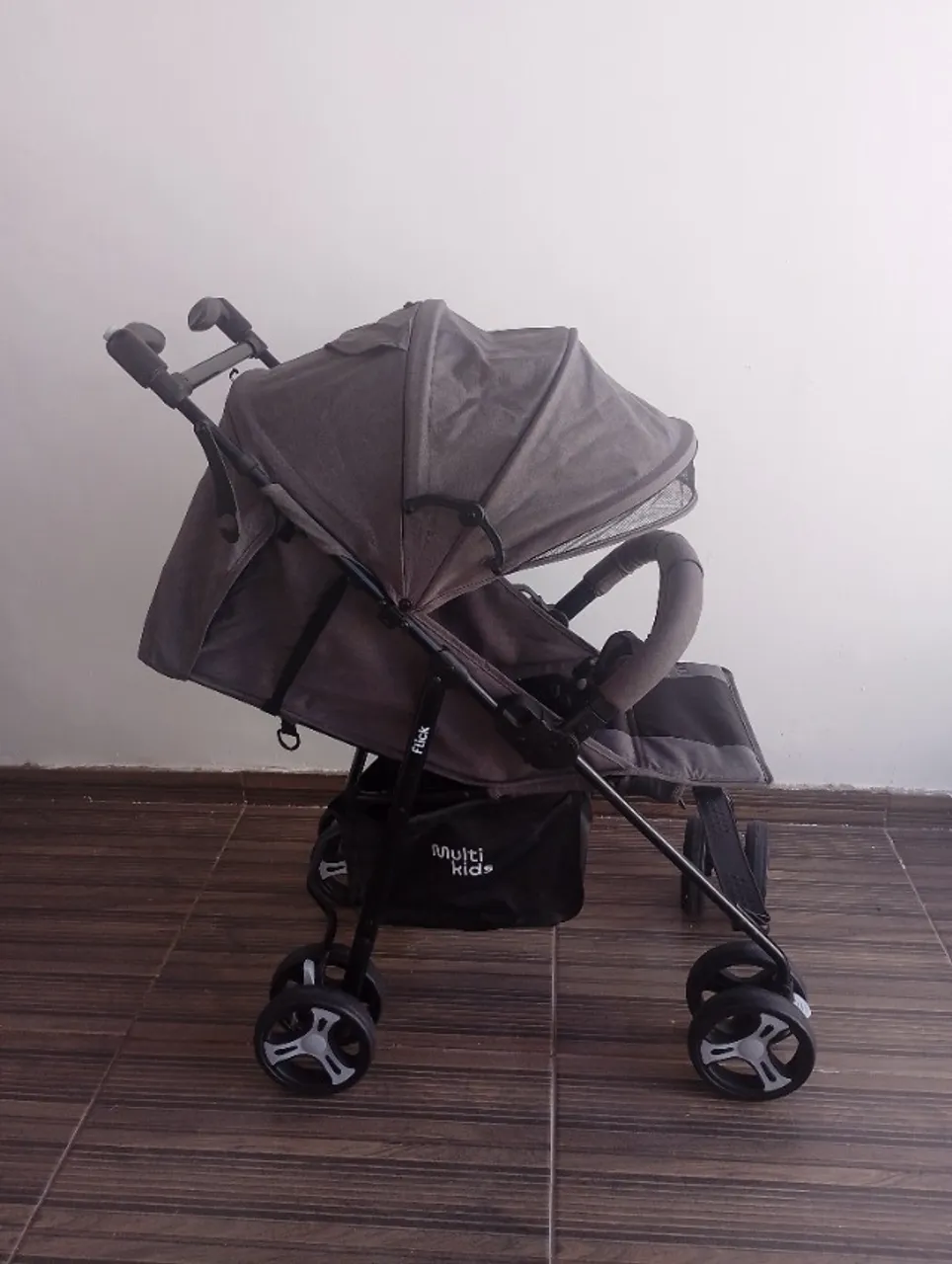 Carrinho de Bebê Multikids