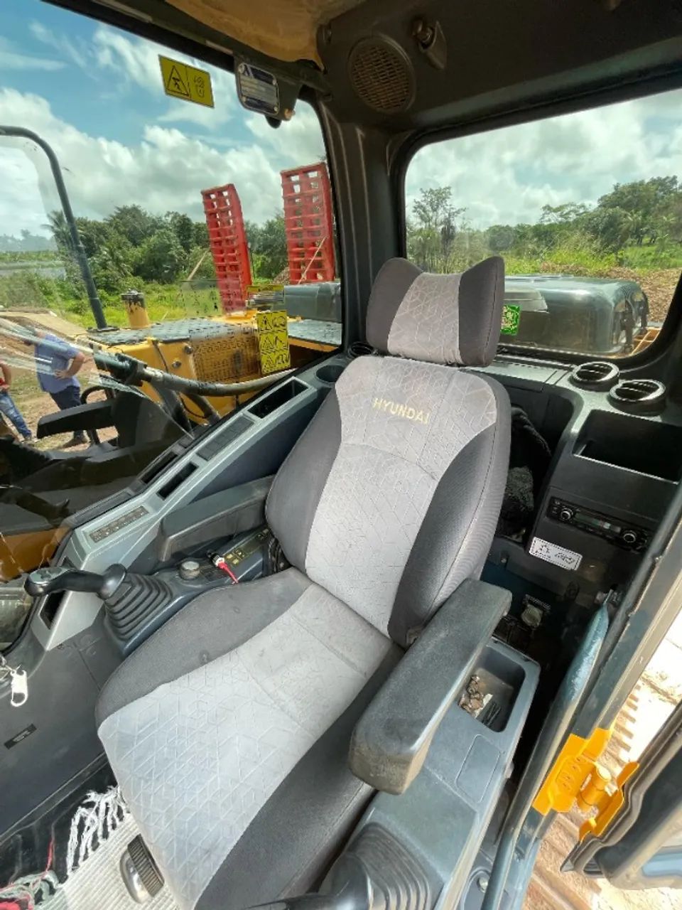 Escavadeira Hyundai - Foto 3