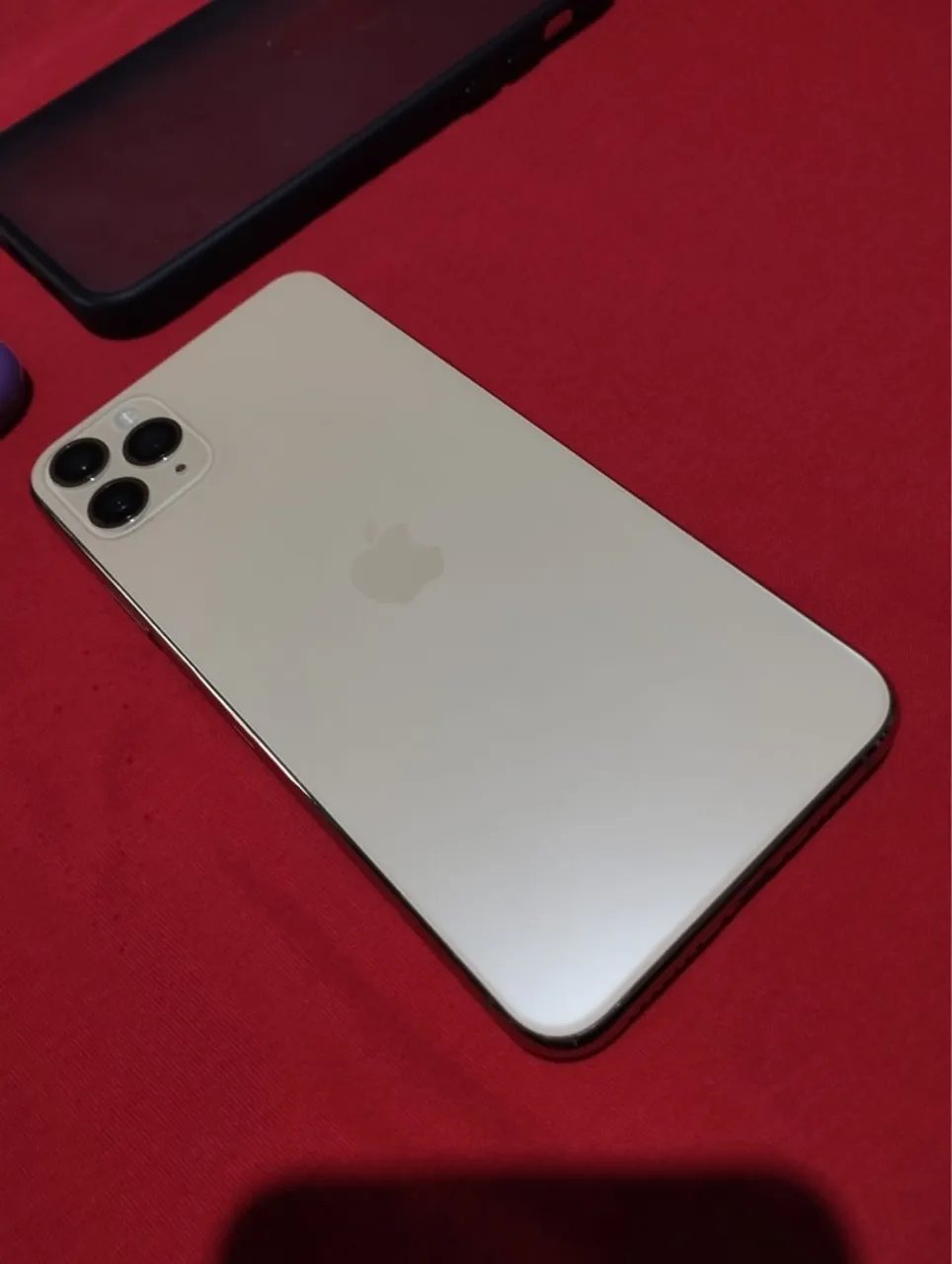 iPhone 11 Pro Max 64GB (Dourado)
