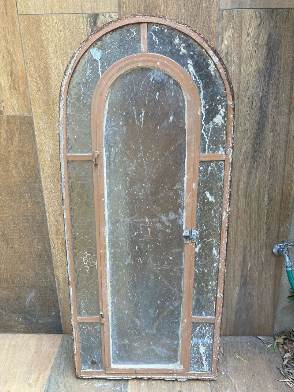 Colonial-style swing window64301535812099120