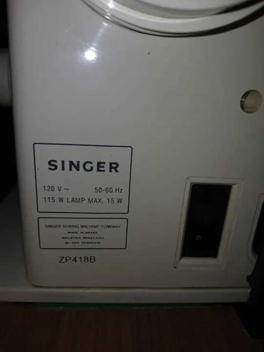 Máquina de Costura Singer - Foto 4