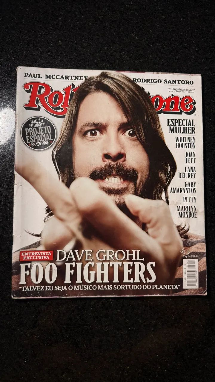 Revista Rolling Stone com Dave Grohl 