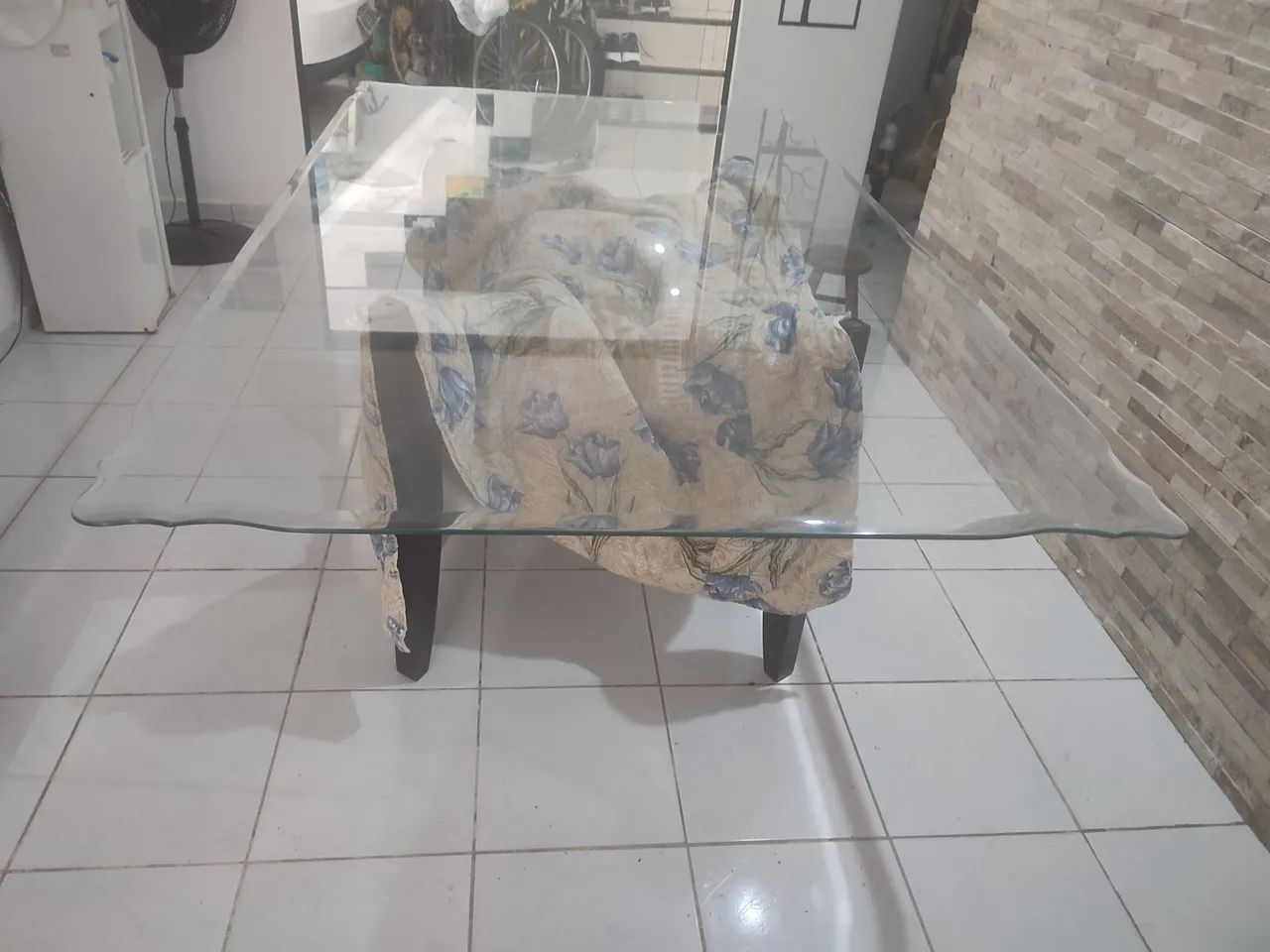 Vendo tampo de vidro pisotado,2,00 de comprimento por 1,20 de largura.aceito negociação  - Foto 3