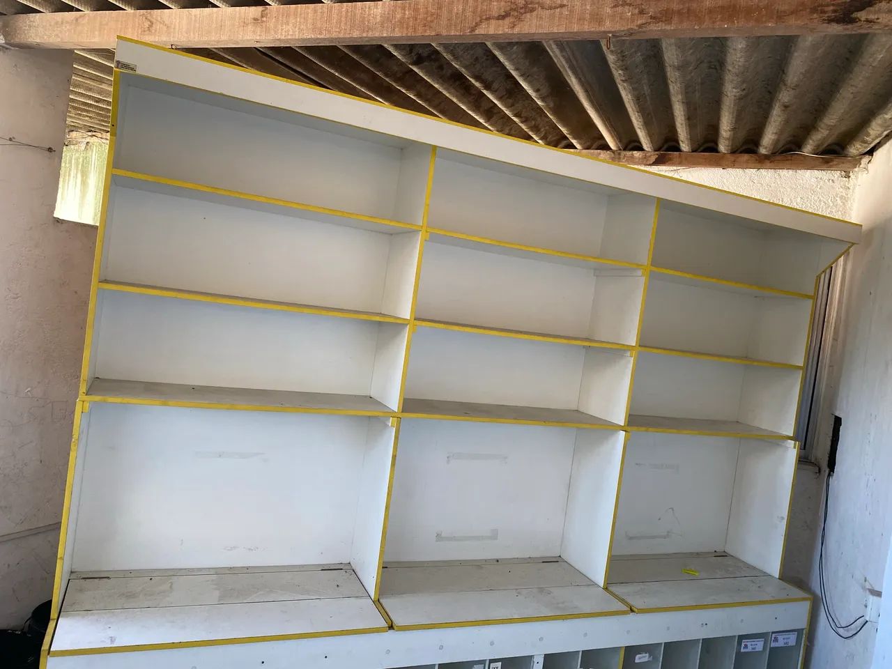 Expositor de Ração 64584521783425120