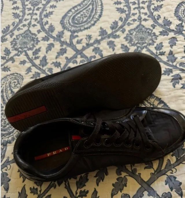 TÊNIS PRADA ORIGINAL EM COURO  - Foto 2