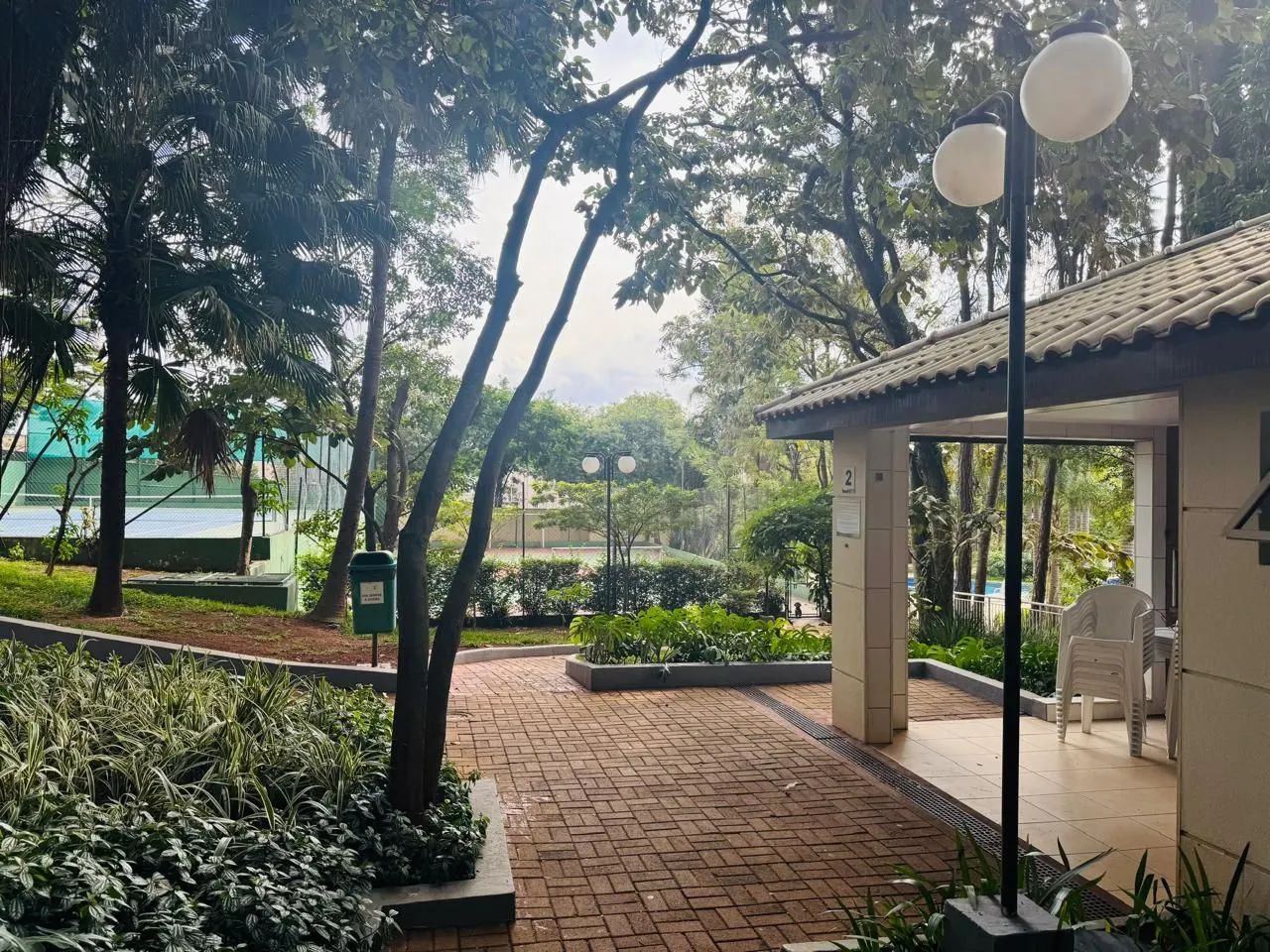 Apartamento com piscina e área verde - Foto 3