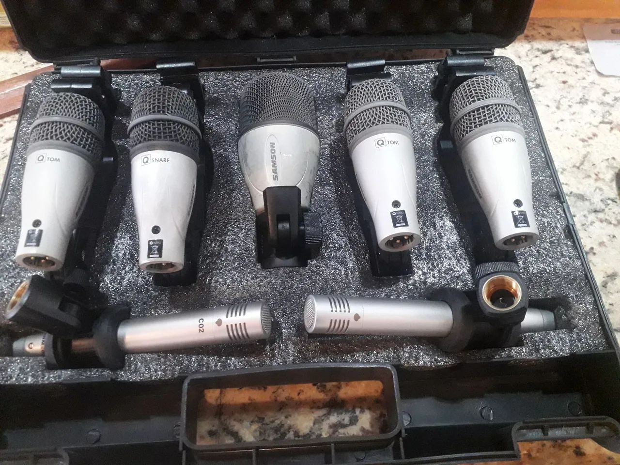 Selling Samson Microphone Kit for Drums64617878634498124