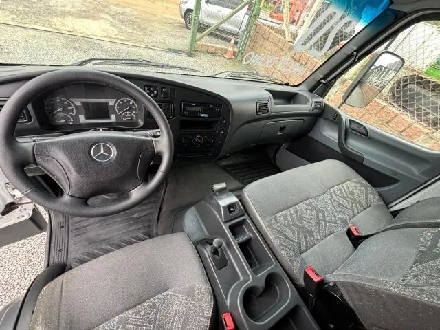 Mercedes-Benz Accelo 1016 Automático - Foto 8