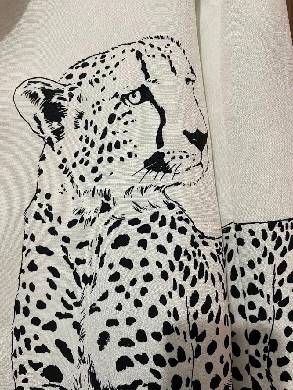 Blaser, TAM 38, com detalhe estampado. - Foto 2