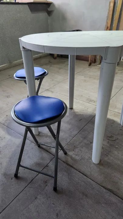 Mesa com banquetas - Foto 4