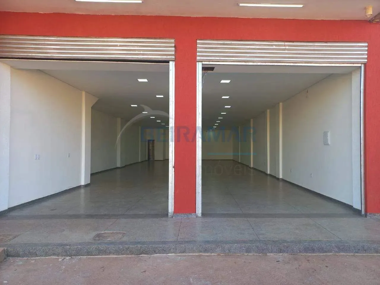 Loja para alugar com 225m² na Avenida Morro da Cruz - São Sebastião