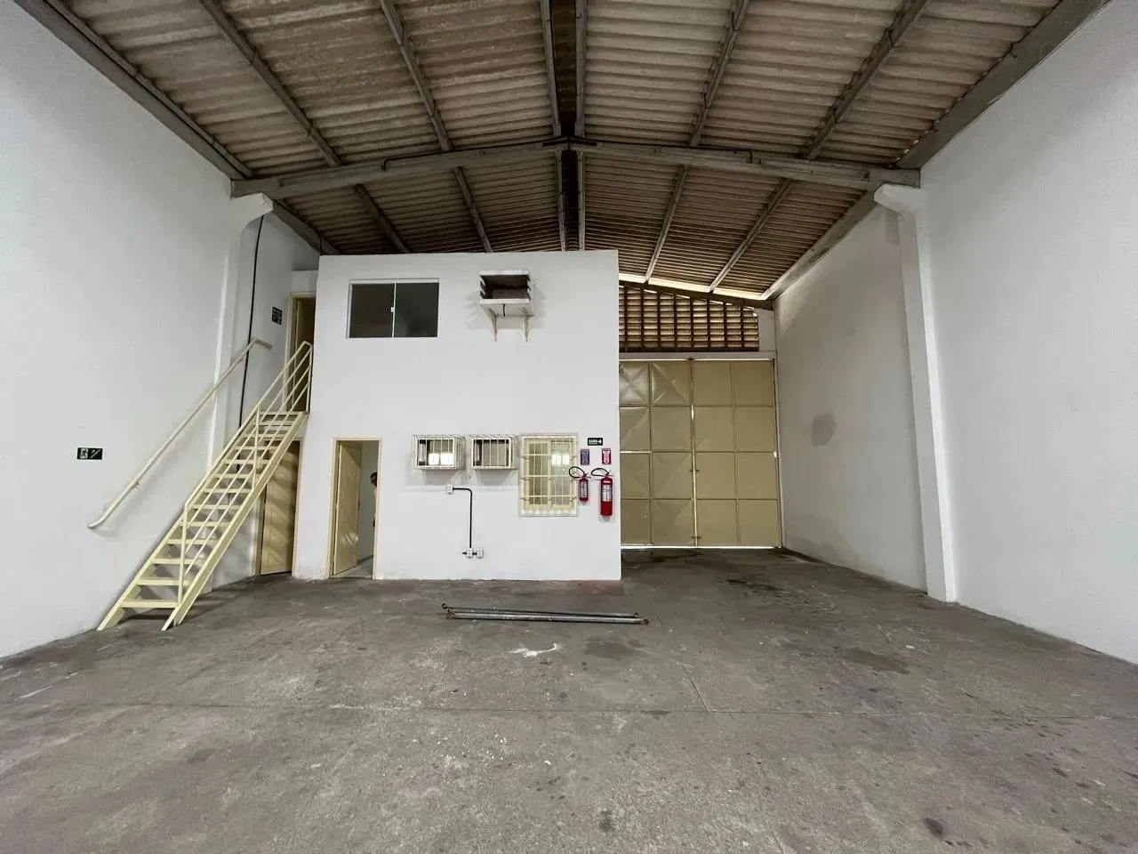 ALUGO GALPAO C/450M2 PQ INDUSTRIAL PARNAMIRIM - CAVALCANTE CORRETOR CL5787