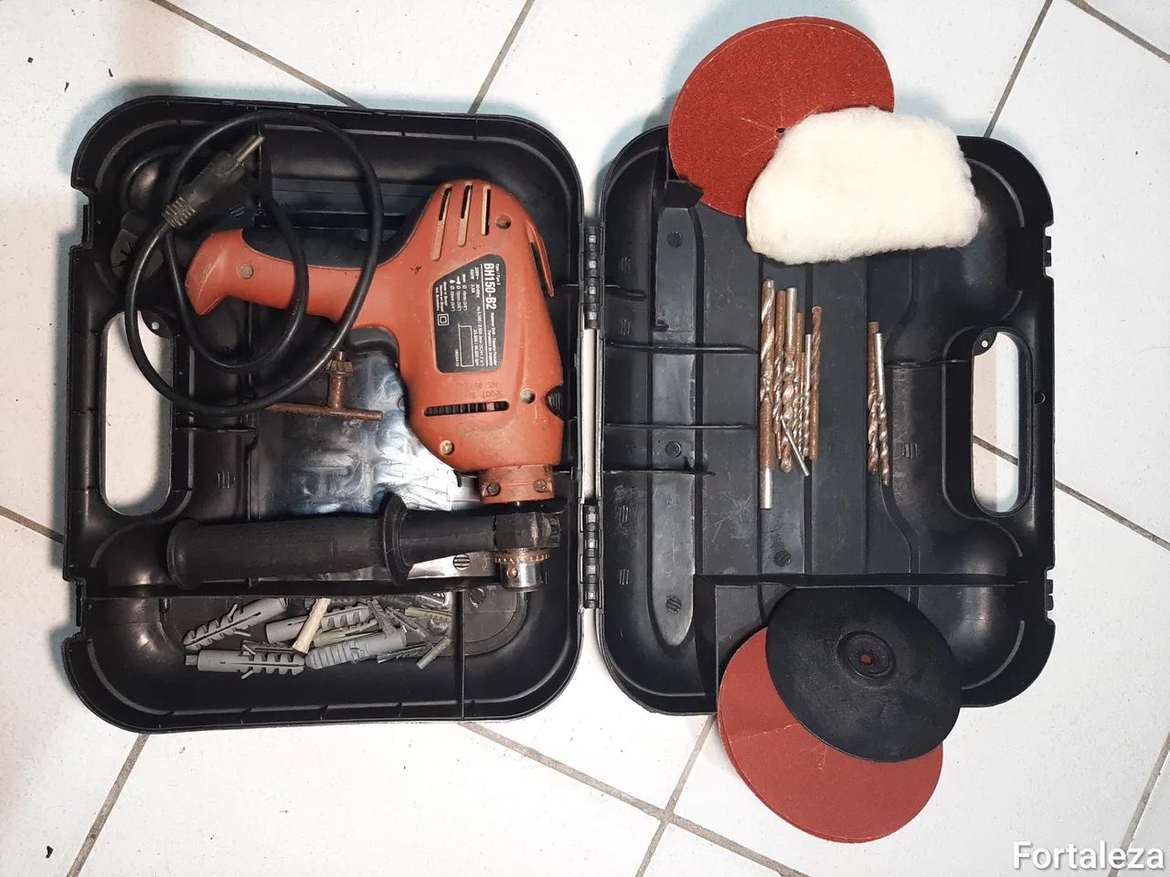 Furadeira Black & Decker com acessórios - Foto 3