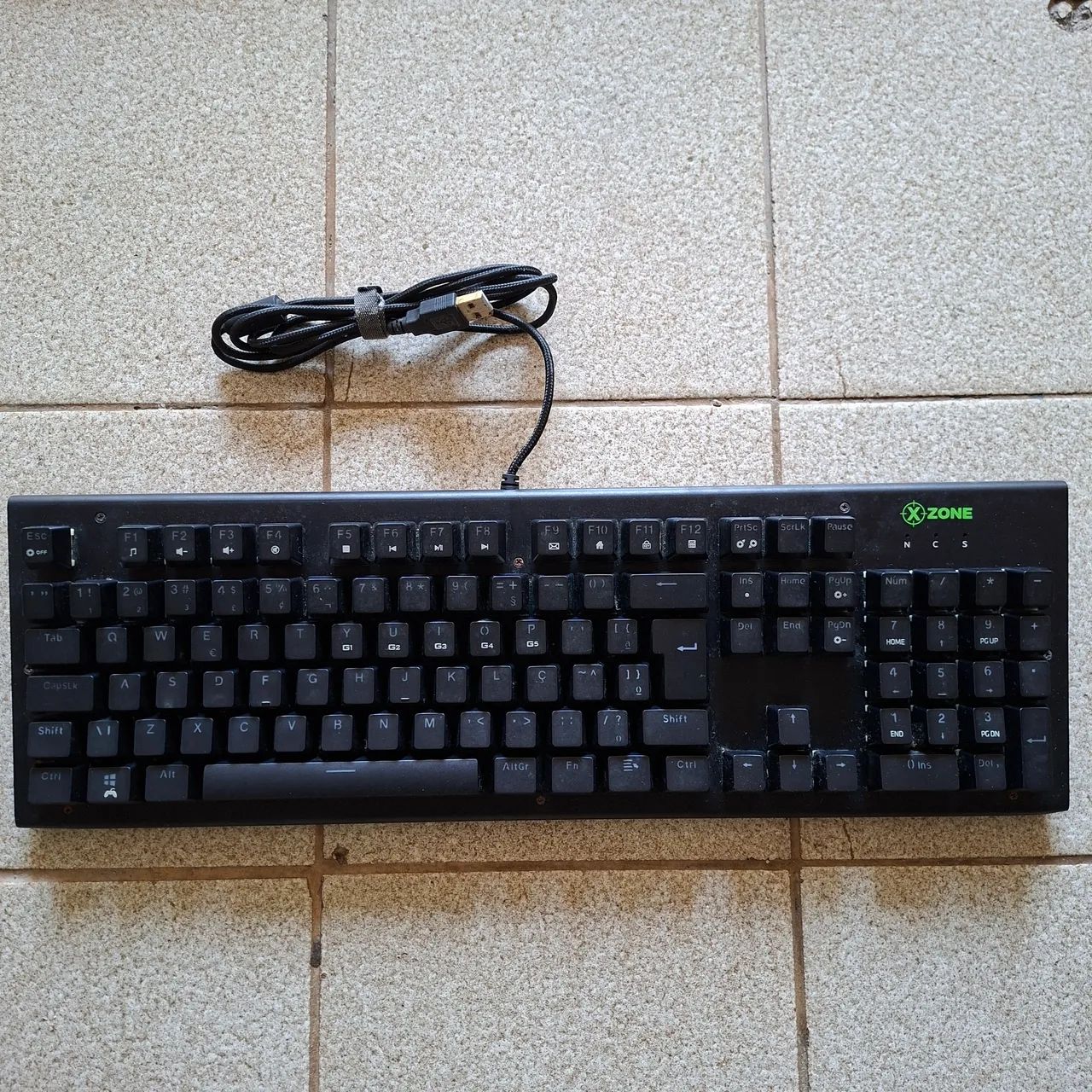 Teclado Mecânico X Zone semi novo na caixa! - Foto 3