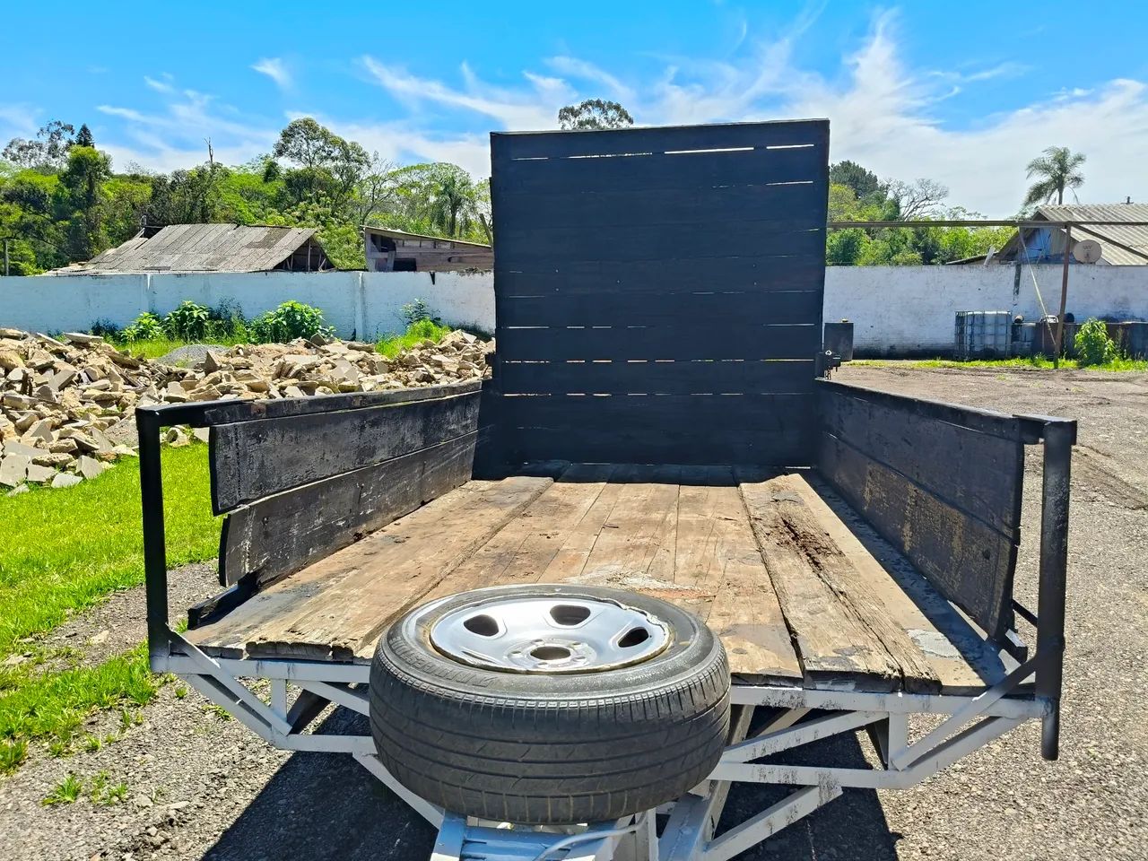 Reboque para máquinas tipo bobcat, mini escavadeira e rolo compactador. Emplacado - Foto 6