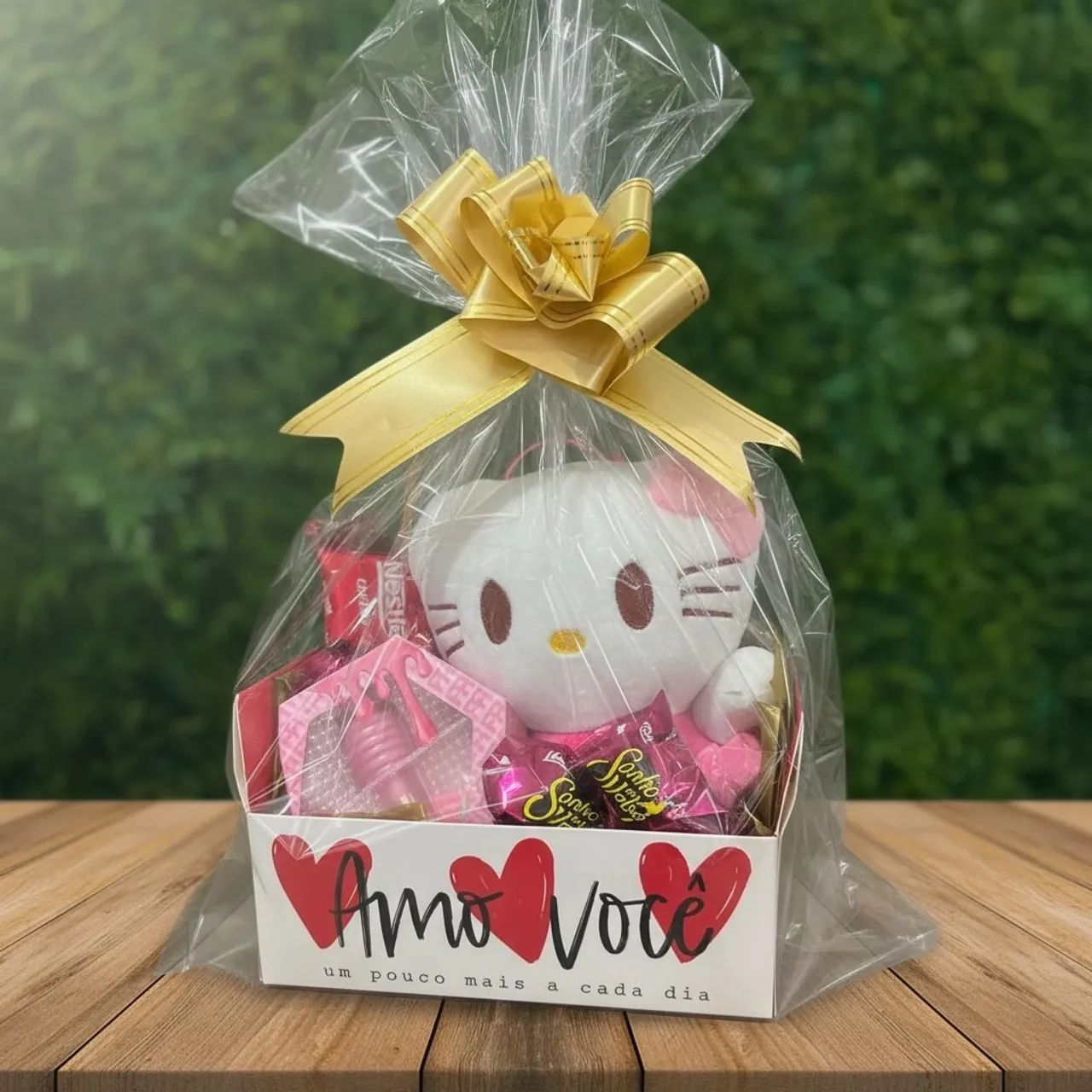 Cesta com pelúcia hello kit
