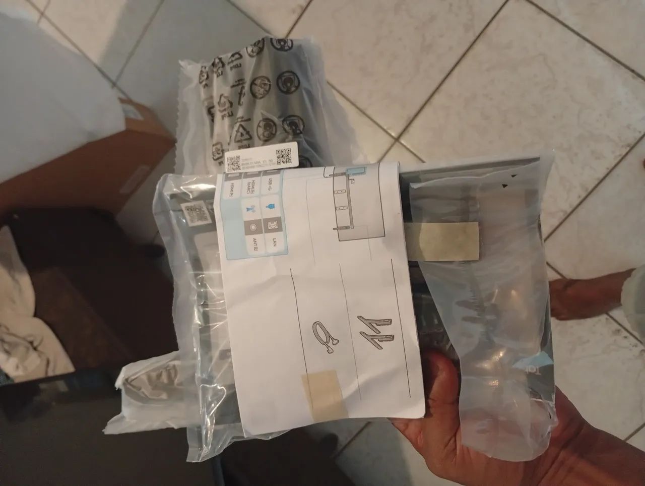 Vendo tv Samsung 55 polegadas nova na caixa valor 2.450