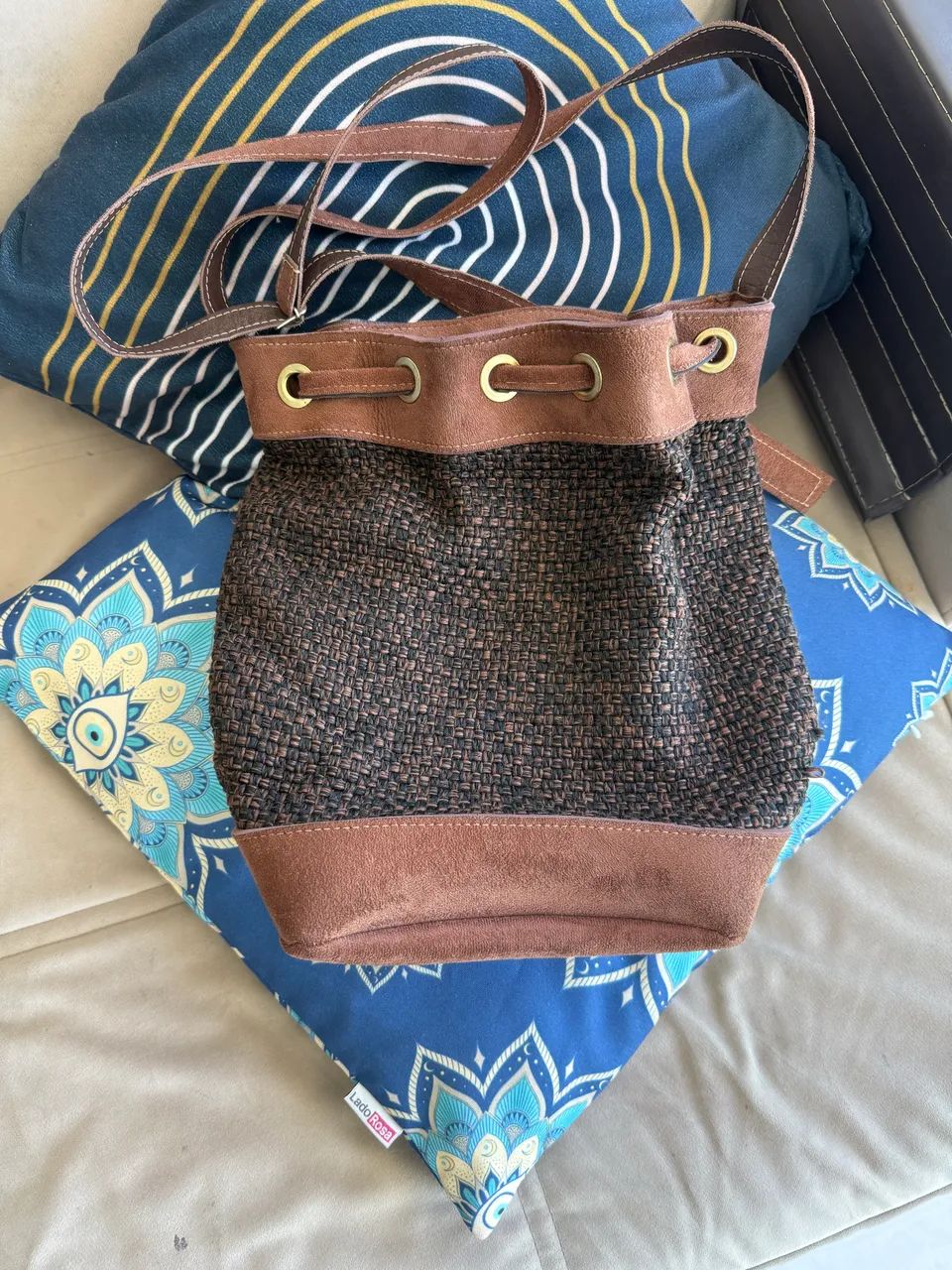 Bolsa saco marrom alça  - Foto 2