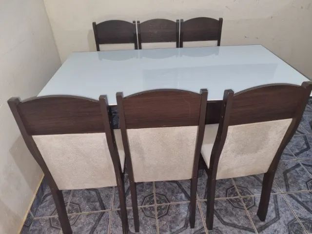 Mesa de jantar com 6 cadeiras