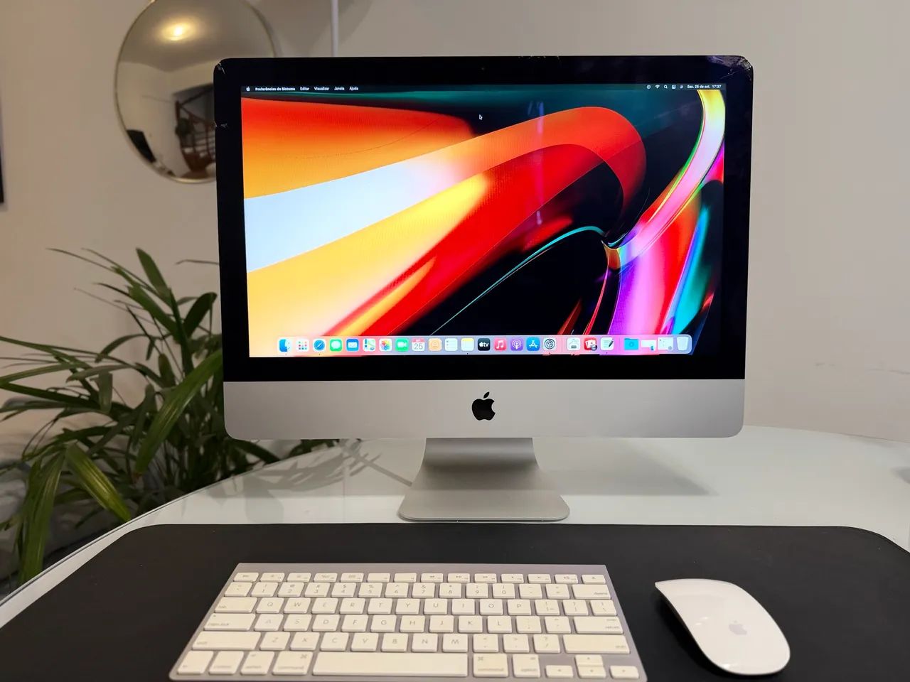 iMac 2014 - 21.5 Tela Retina + Magic Mouse e Keyboard