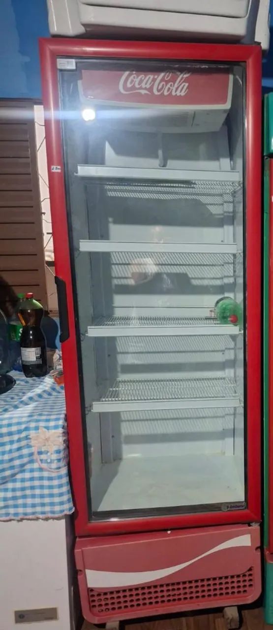 Freezer vertical vermelho 