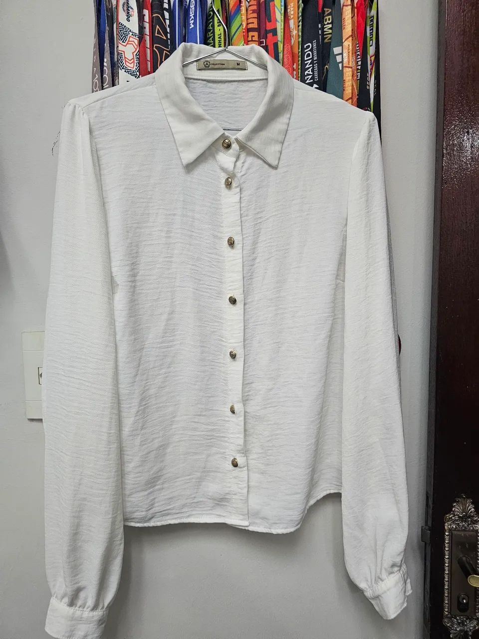 Blazer offwhite e blusas brancas e offwhite  - Foto 3