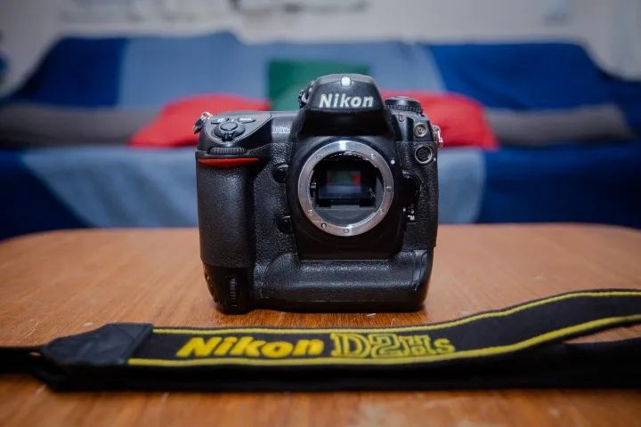 nikon D2hs an002