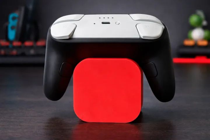Suporte Controle Nintendo Switch Pro Controller 1 E 2 Vermelho e Branco - Foto 2