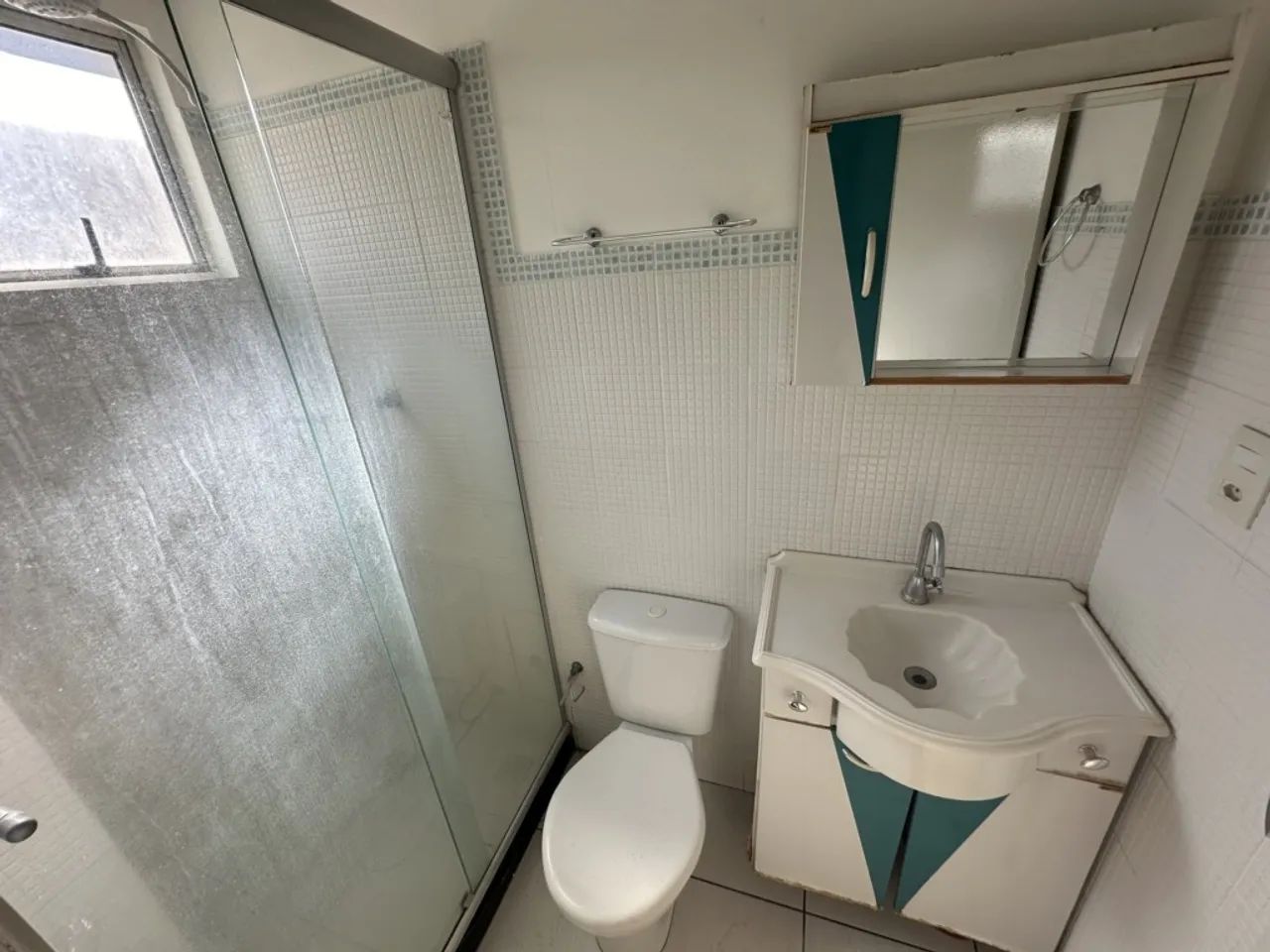 Apartamento para alugar no Edifício Chaplin III na Zona 07 em Maringá, semi mobiliado e pr - Foto 5