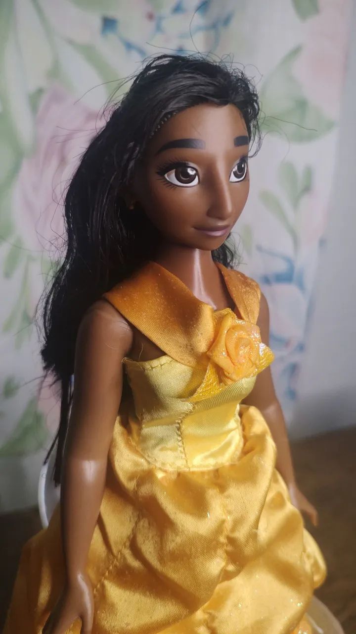 Boneca Princesa Asha Disney