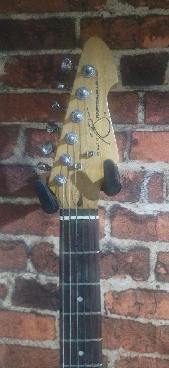 Guitarra Peavey Raptor Plus - Foto 2