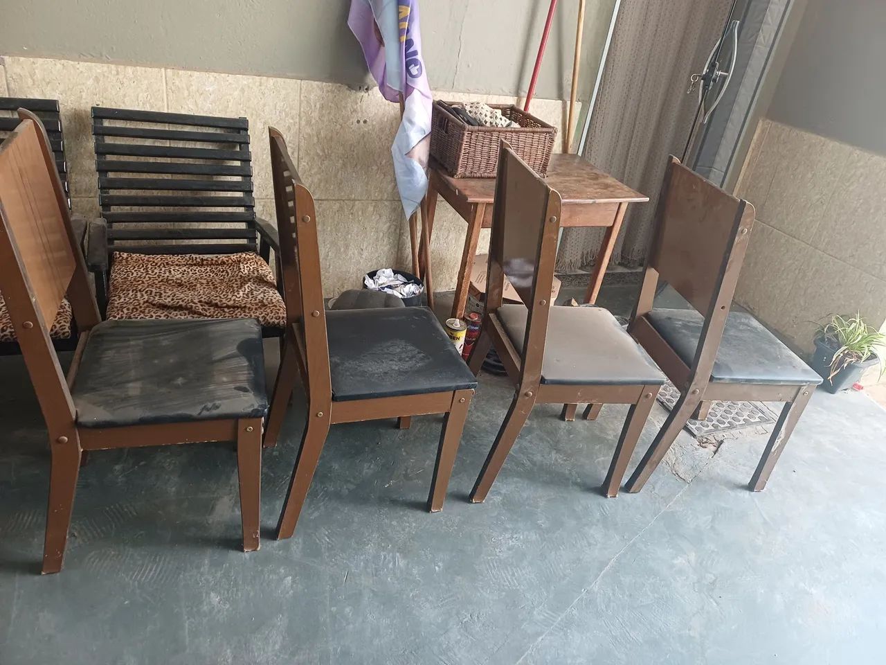 Vendo 5 cadeiras  125 as 5. - Foto 2
