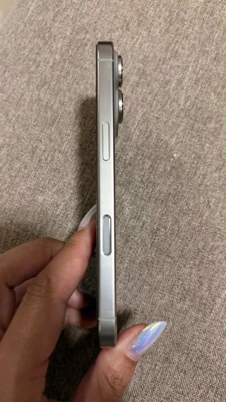 IPhone 16 Pro Excelente - Foto 2