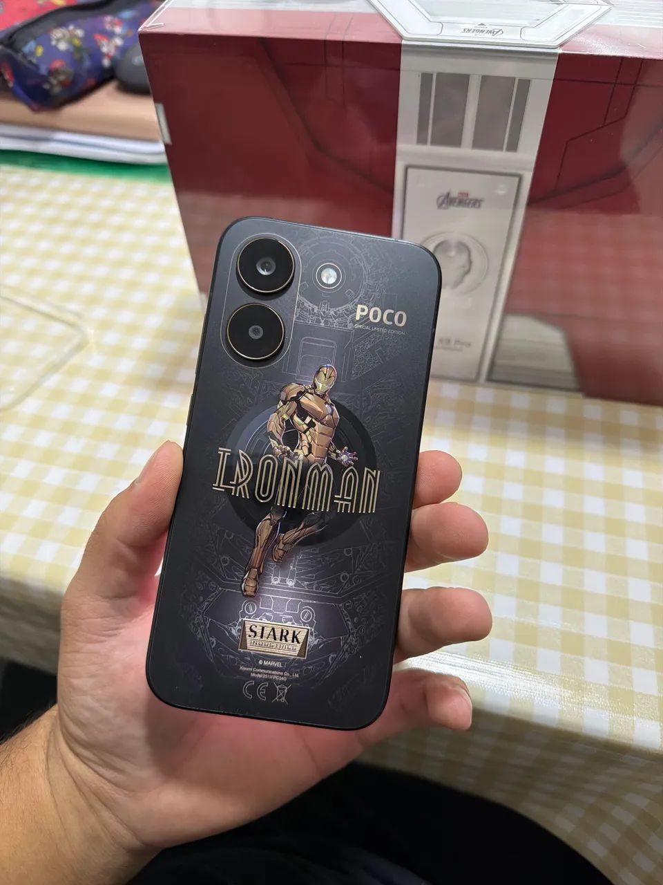 Smartphone poco x8 pro iron man edition