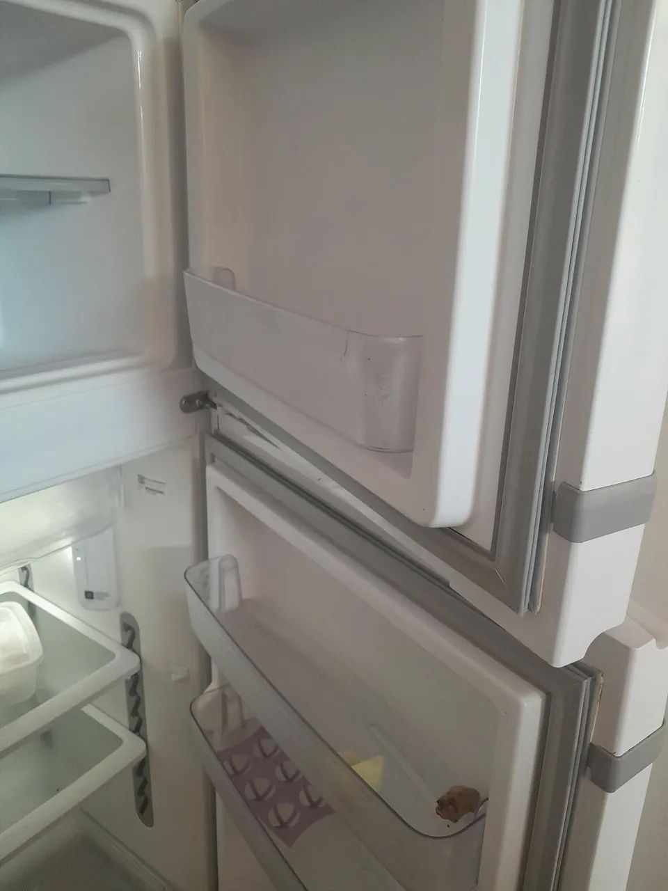 Geladeira semi nova 8 meses de uso - Foto 3