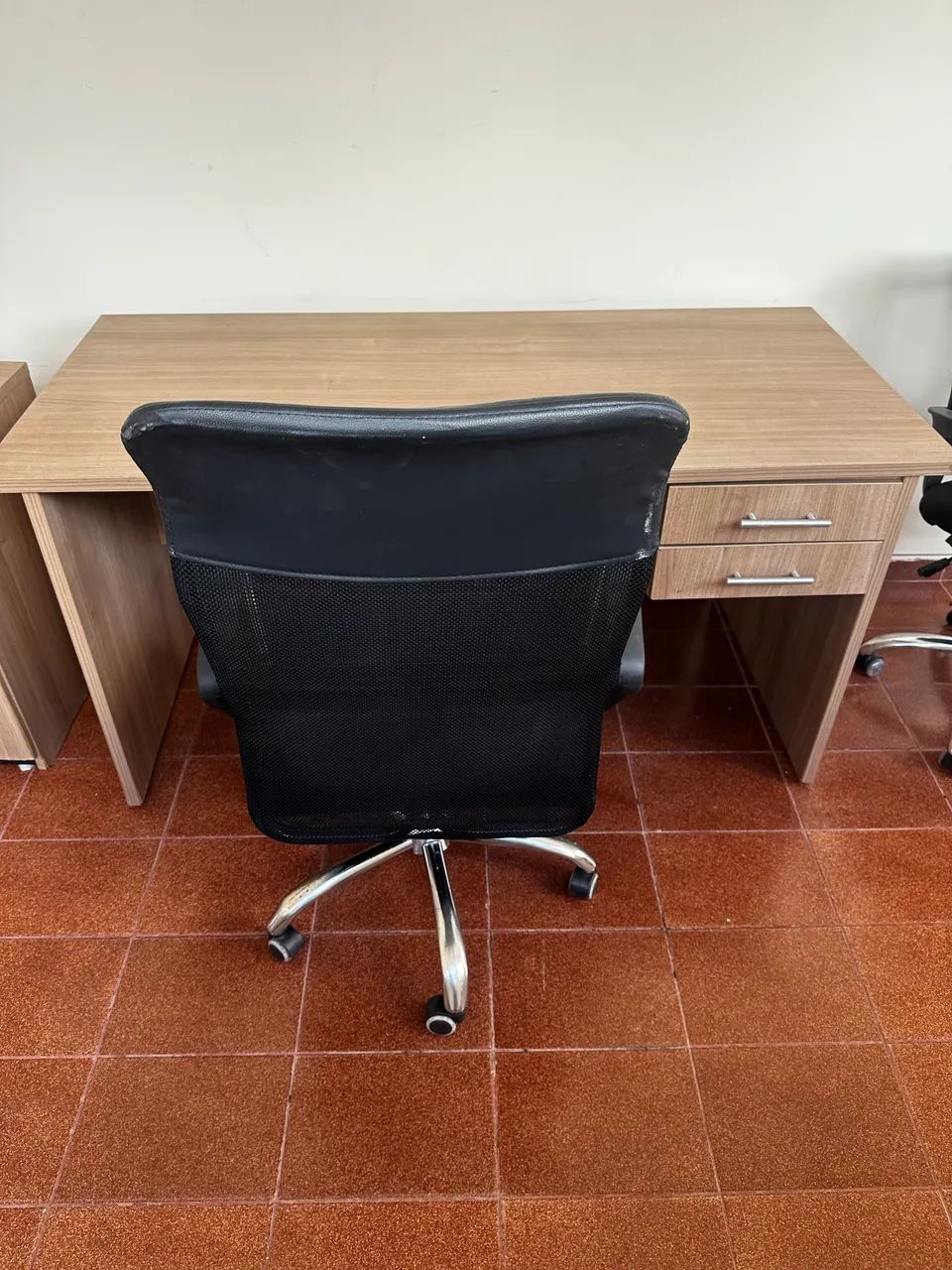 Conjunto mesa e cadeiras para escritório  - Foto 3