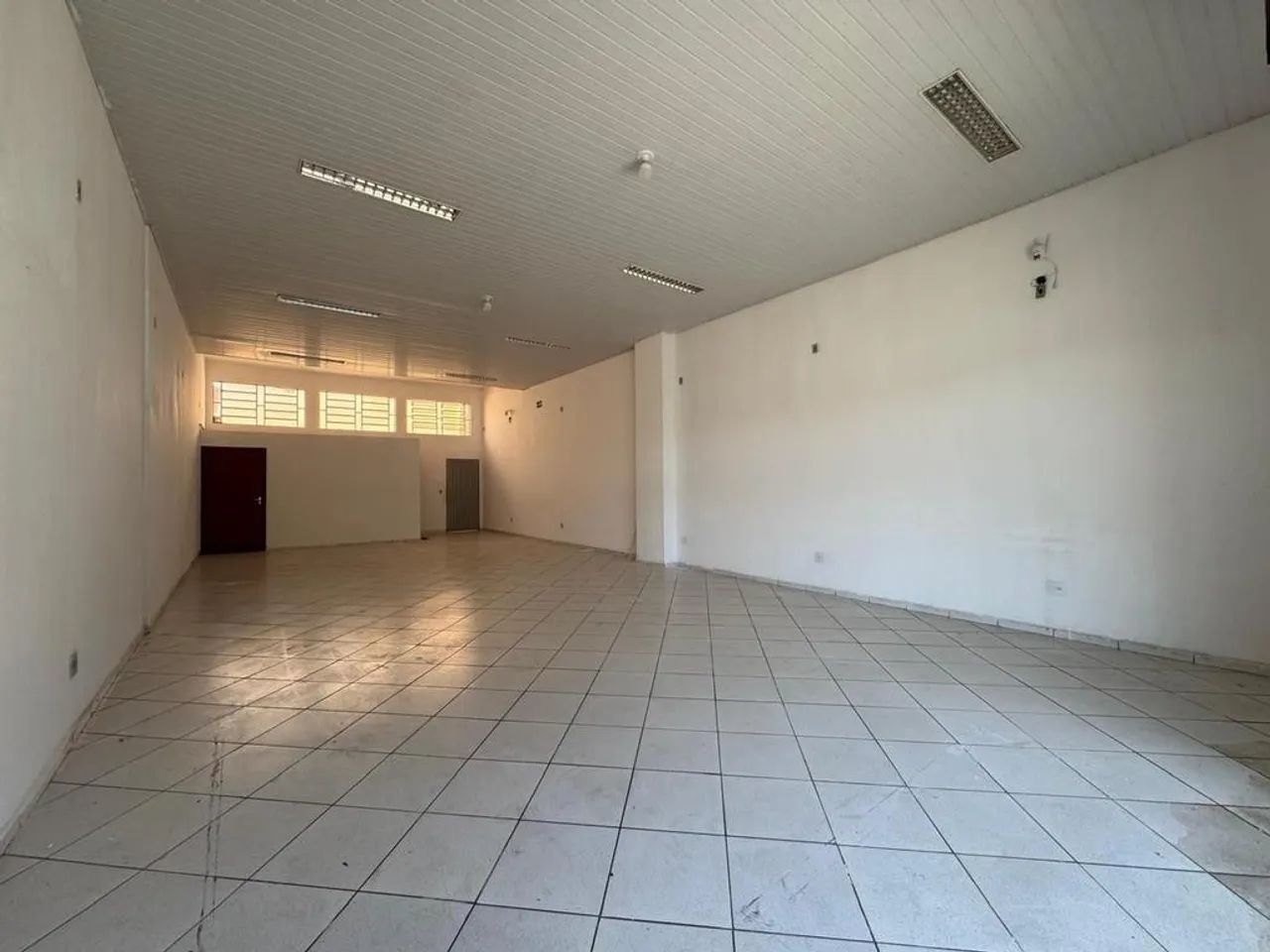 Salão para alugar em Sumaré, Jardim das Orquídeas, com 117 m² - Foto 2