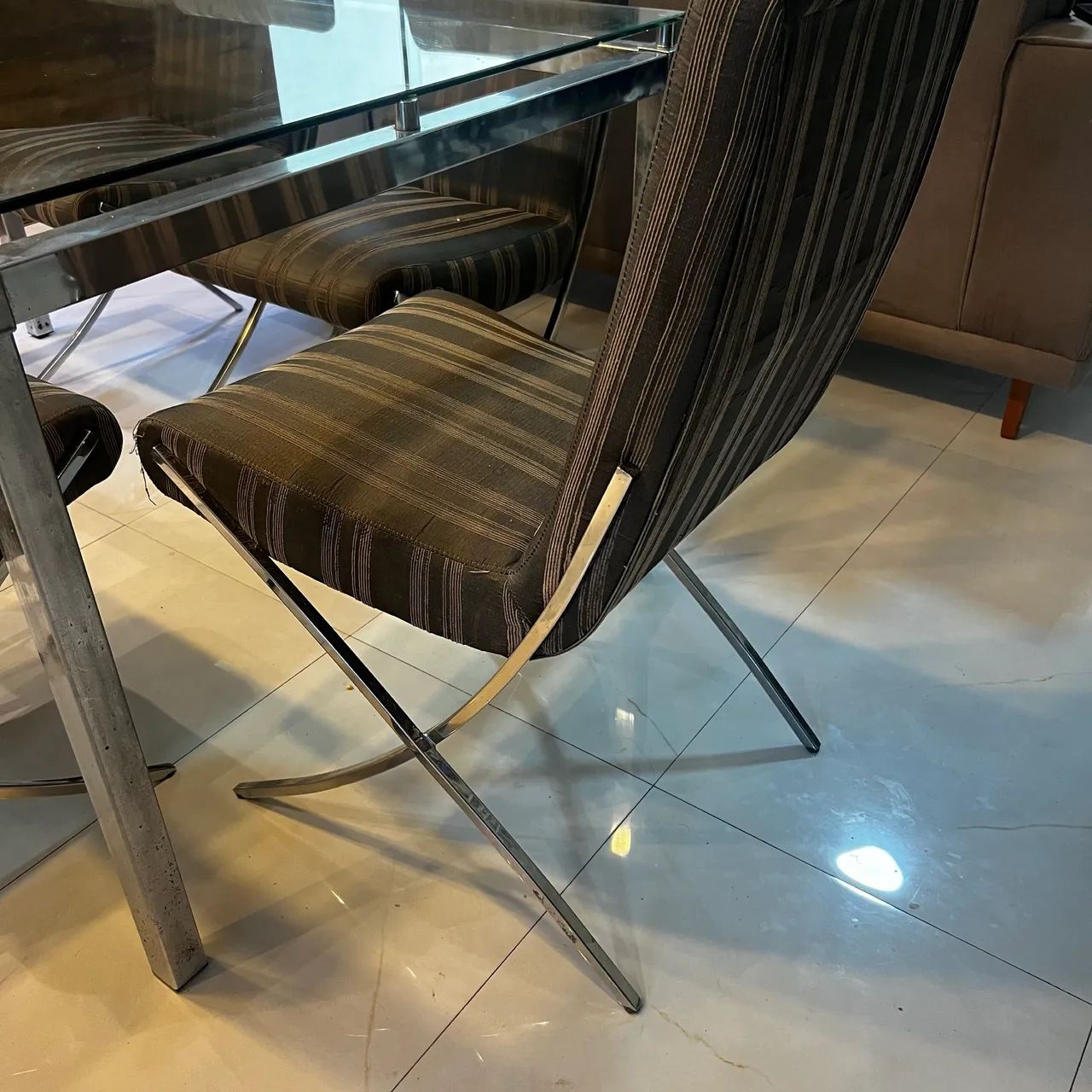 Mesa inox com vidro de 6 cadeiras 
