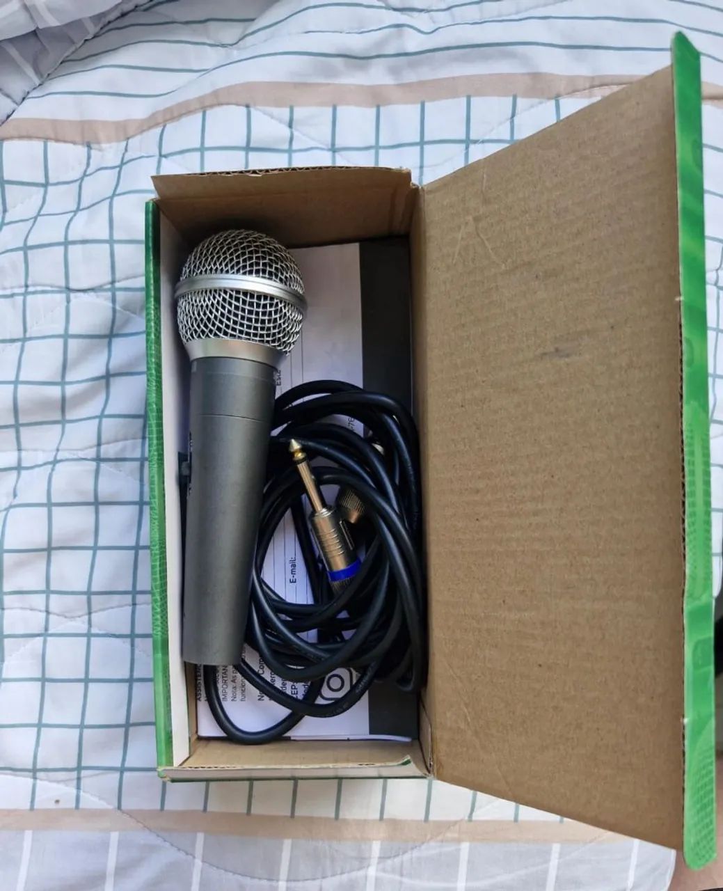 Vendo um microfone 