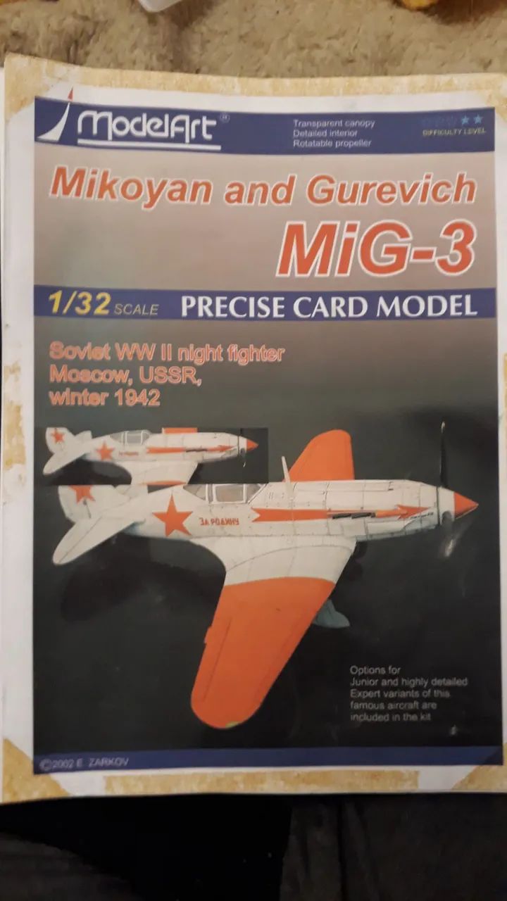 Kit para montar o Mig-3 escala 1:32. Modelo em papel