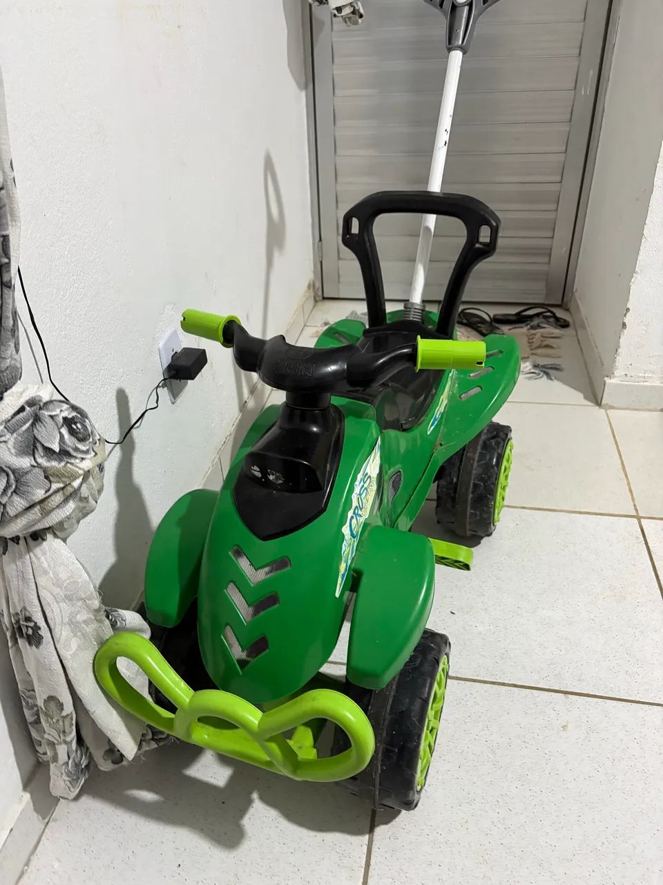 Carro de brinquedo  - Foto 2