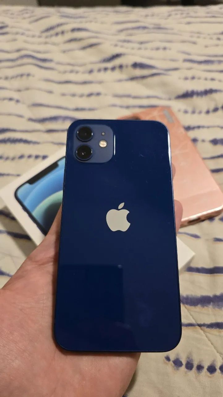 Iphone 12 256GB Azul -  Impecável, com caixa e capinha - Foto 2