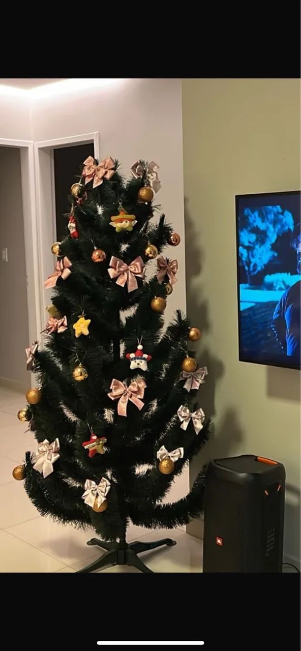 Árvore de Natal com todos os acessórios  - Foto 2
